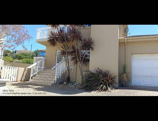 3 BEDROOM HOUSE FOR SALE IN DANA BAY